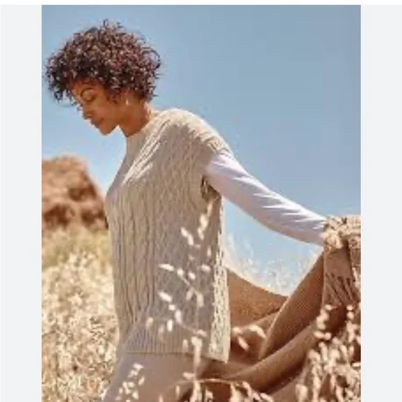 J. Jill Cotton Blend Cable Knit Sweater Vest Oatmeal Large - Picture 1 of 8